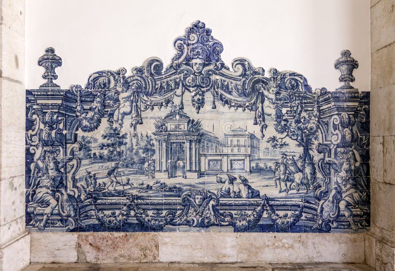 Azulejo Português Nas Escadas Da Catedral Foto de Stock - Imagem de  arquitetura, santo: 18767698