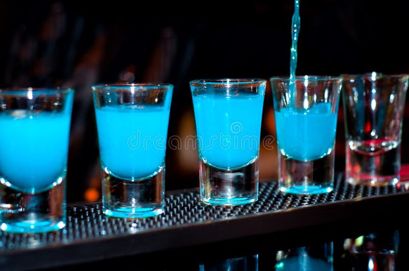 Bebida alcohol azul