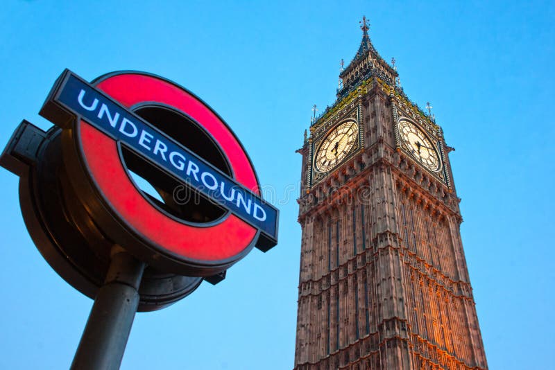 O Ben grande e o logotipo ?subterrâneo? de Londres. fotos de stock O Ben grande e o logotipo ?subterrâneo? de Londres. fotos de stock