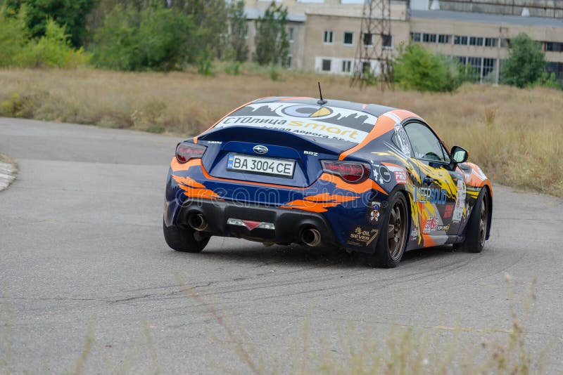 Conceito De Super Carro Desportivo Futurista No Fundo Da Corrida Noturna De  Rua Urbana Sobre Caros Carros De Luxo Exclusivos Ai Ilustração Stock -  Ilustração de velocidade, motor: 288769408