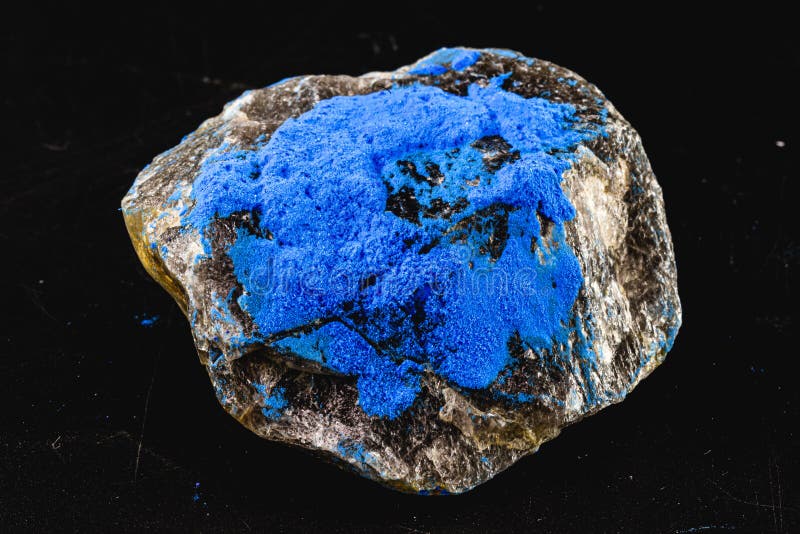O Cobalto é Um Elemento Químico Presente No Mineral Esmaltado Que é  Utilizado Como Pigmento Para a Tonalidade Azul Na Totalidade Imagem de  Stock - Imagem de esmaltado, geologia: 207893373