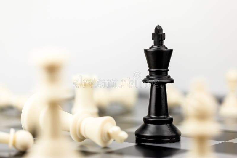 O Rei Na Batalha Do Tabuleiro De Xadrez, Conceito Do Jogo De Xadrez Da  Estratégia Empresarial, Imagem de Stock - Imagem de oponente, posto:  123813315
