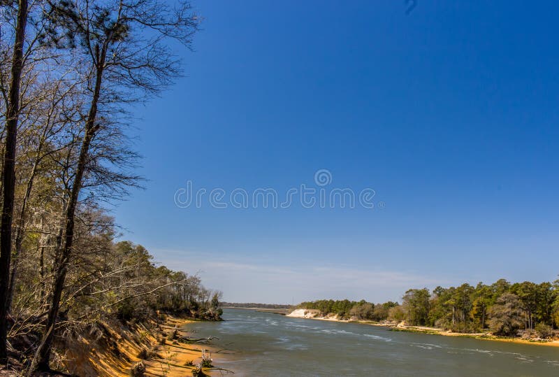 O corte das neves em North Carolina conecta o rio do medo do cabo com a via navegável litoral inter encadernada do norte fotos de stock royalty free O corte das neves em North Carolina conecta o rio do medo do cabo com a via navegável litoral inter encadernada do norte fotos de stock royalty free