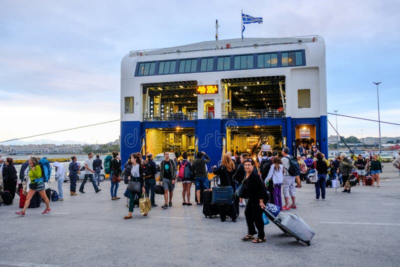 2018 o 24 de setembro, ferryboat de Syros, Grécia O vento pode ser extrem foto de stock 2018 o 24 de setembro, ferryboat de Syros, Grécia O vento pode ser extrem foto de stock