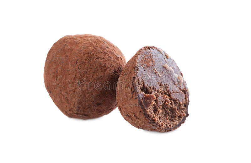 O estúdio disparou da trufa de chocolate escura, close-up fotografia de stock O estúdio disparou da trufa de chocolate escura, close-up fotografia de stock