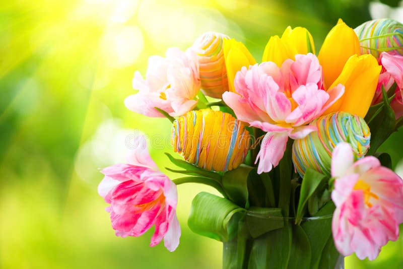 O feriado da Páscoa floresce o grupo fotos de stock O feriado da Páscoa floresce o grupo fotos de stock