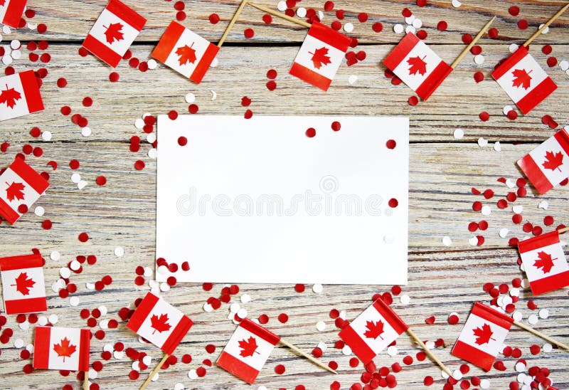O feriado nacional do 1? de julho - dia feliz de Canad?, dia de autoridade, o conceito do patriotismo, independ?ncia e mem?ria, u fotografia de stock royalty free O feriado nacional do 1? de julho - dia feliz de Canad?, dia de autoridade, o conceito do patriotismo, independ?ncia e mem?ria, u fotografia de stock royalty free