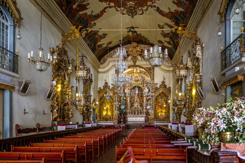 O interior da basílica Nossa Senhora de Catedral faz Pilar Our Lady da coluna - Sao Joao Del Rei, Minas Gerais, Brasil fotos de stock O interior da basílica Nossa Senhora de Catedral faz Pilar Our Lady da coluna - Sao Joao Del Rei, Minas Gerais, Brasil fotos de stock