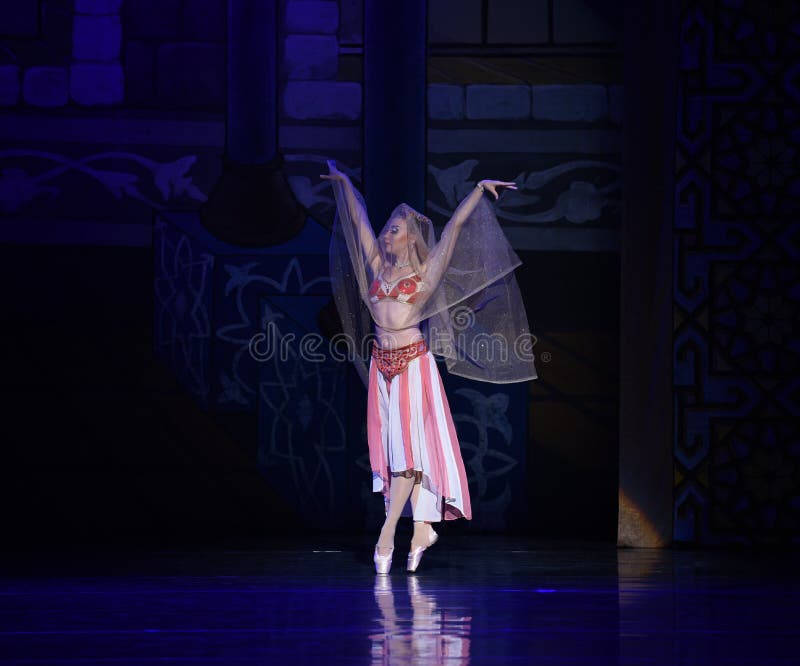 Cachecol mascarado- balé 'Mil e Uma Noites' fotos de stock royalty free