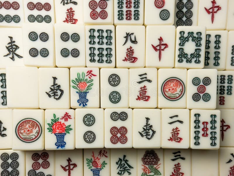 O Mahjong Na Mesa Antiga Jogo Asiático Fecha a Imagem Foto de Stock -  Imagem de casa, chinês: 245625624