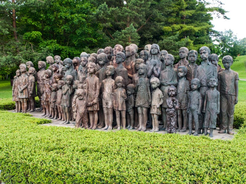 O Monumento Das Vítimas Da Guerra Das Crianças Em Lidice ...