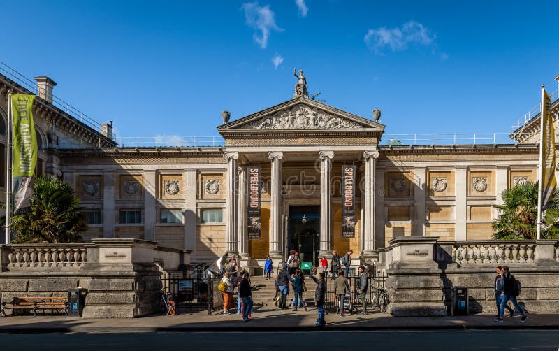O Museu Ashmolean em Oxford imagem de stock royalty free O Museu Ashmolean em Oxford imagem de stock royalty free