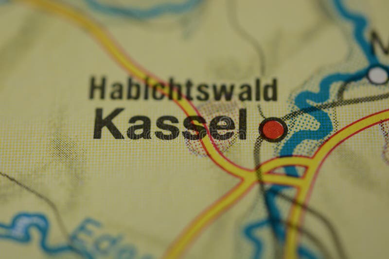 O nome KASSEL da cidade no mapa imagens de stock royalty free O nome KASSEL da cidade no mapa imagens de stock royalty free