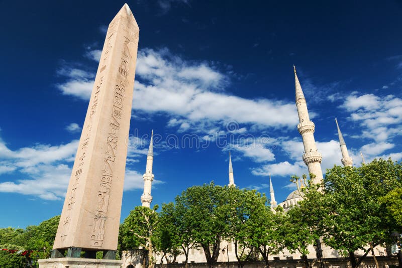 O obelisco de Theodosius no hipódromo em Istambul, Turquia