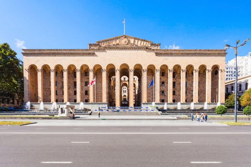 O parlamento Georgian velho imagens de stock royalty free O parlamento Georgian velho imagens de stock royalty free
