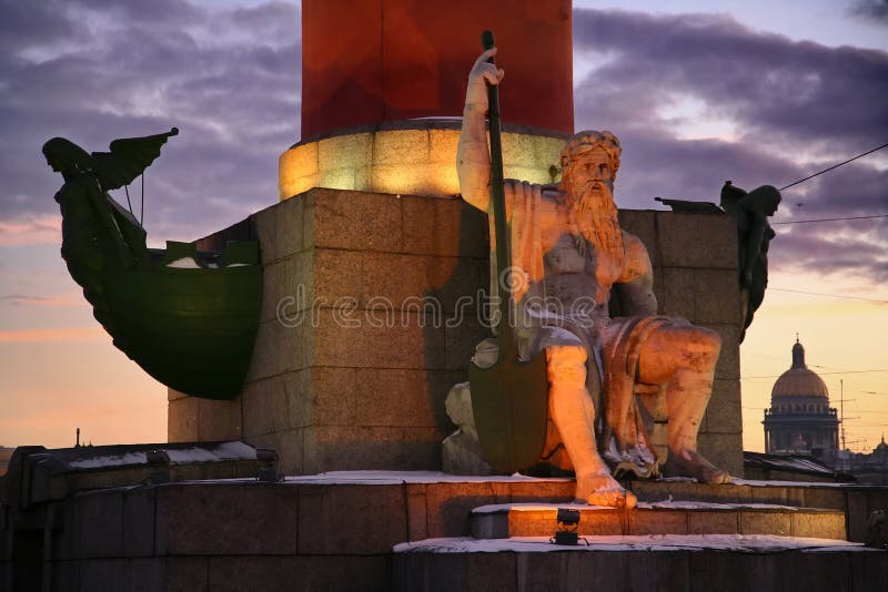 O poder de Deus à luz do sol poente e da eletricidade fotografia de stock royalty free