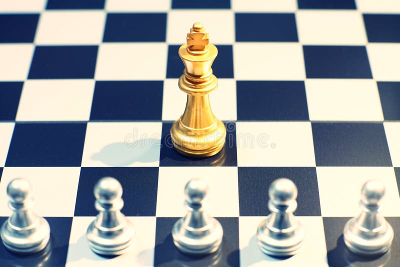 O Rei Na Batalha Do Tabuleiro De Xadrez, Conceito Do Jogo De Xadrez Da  Estratégia Empresarial, Imagem de Stock - Imagem de oponente, posto:  123813315