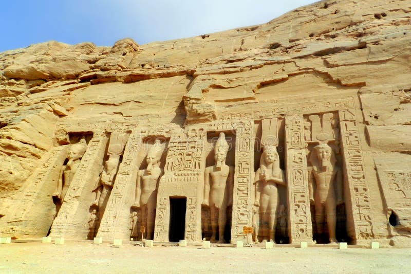 O templo de Abu Simbel no Egito foto de stock