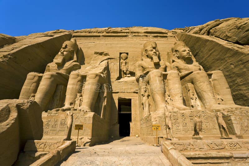 O Templo de Ramsés II em Abu Simbel foto de stock