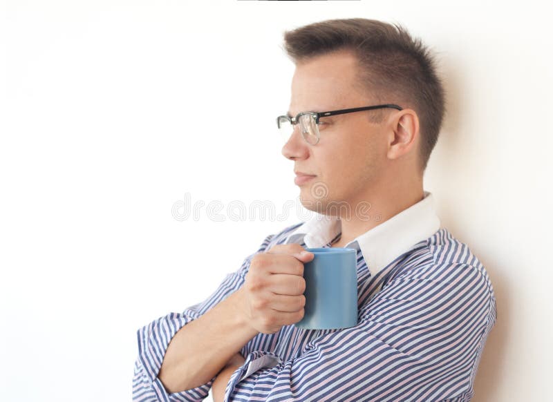 O trabalhador de colar branco pensa imagem de stock O trabalhador de colar branco pensa imagem de stock