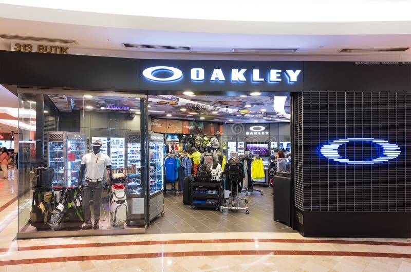 oakley discount store