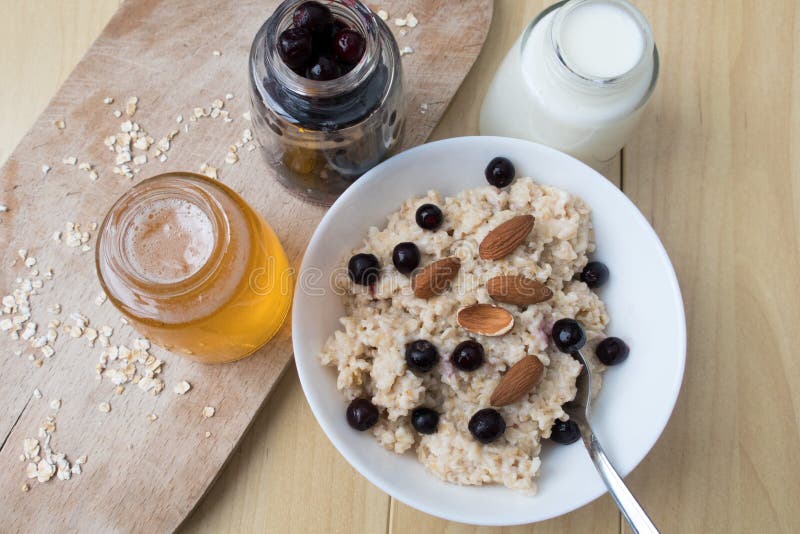 oatmeal στοκ εικόνες με δικαίωμα ελεύθερης χρήσης oatmeal στοκ εικόνες με δικαίωμα ελεύθερης χρήσης