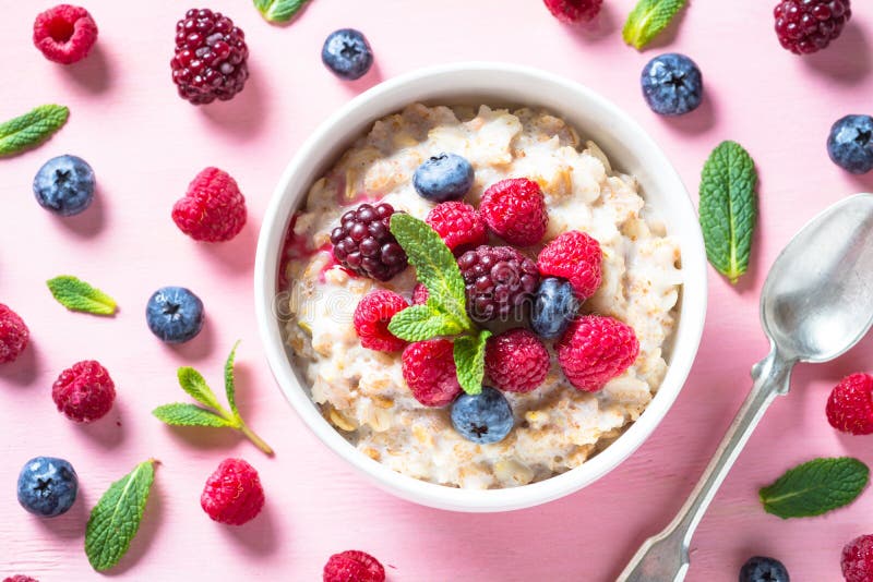 Oatmeal/Cereal With Berries