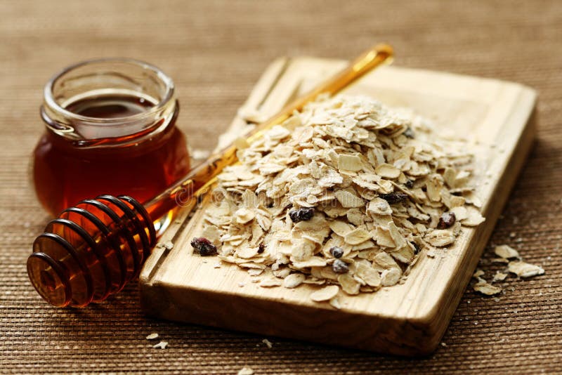 Oatmeal and honey - beauty treatment. Oatmeal and honey - beauty treatment