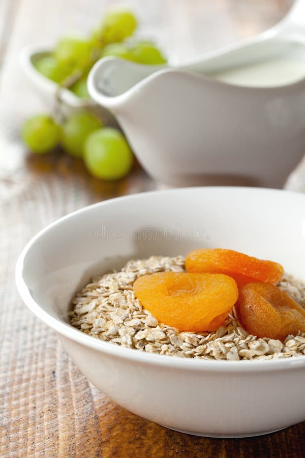 Oats and dried apricots