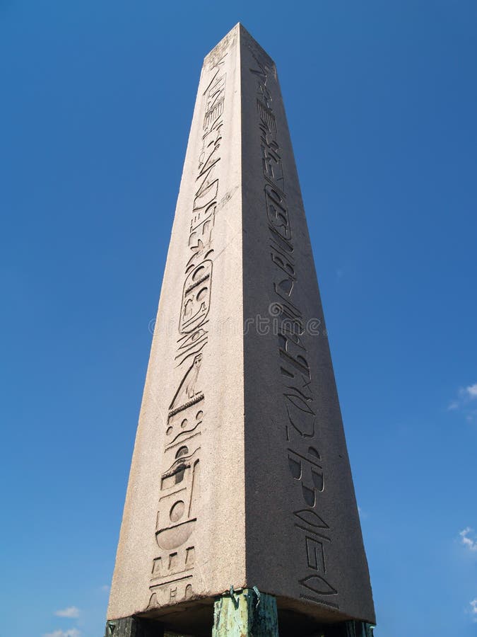 Obelisk antigo de Egipto