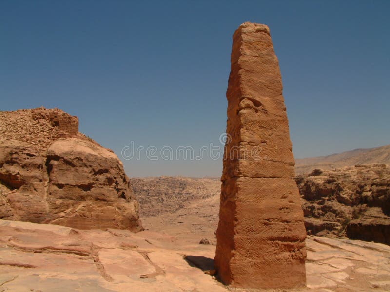 Obelisk gigante, lugar elevado do sacrifício, PETRA, Jordão