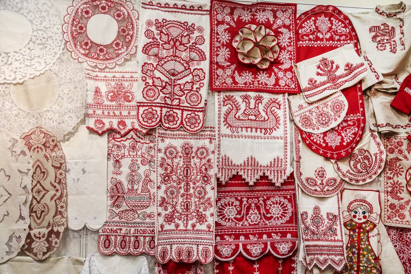 Objekt av rysk folkkonst och hantverk, broderi, Arkhangelsk oblast royaltyfria foton Objekt av rysk folkkonst och hantverk, broderi, Arkhangelsk oblast royaltyfria foton