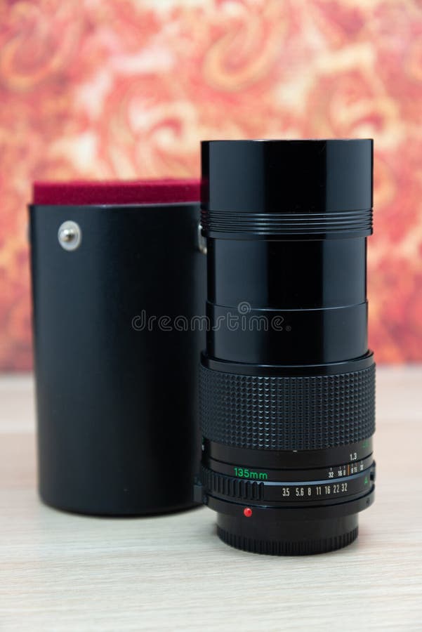 Objetiva do vintage para o dslr do slr ou a fotografia mirrorless fotos de stock royalty free Objetiva do vintage para o dslr do slr ou a fotografia mirrorless fotos de stock royalty free