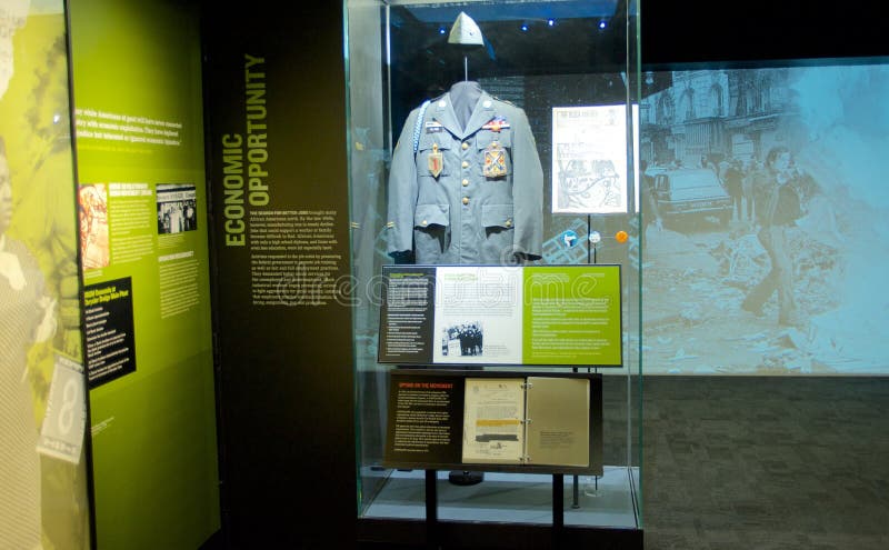 Objeto expuesto de la guerra de Vietnam dentro del museo nacional de las derechas civiles en Lorraine Motel imagen de archivo Objeto expuesto de la guerra de Vietnam dentro del museo nacional de las derechas civiles en Lorraine Motel imagen de archivo