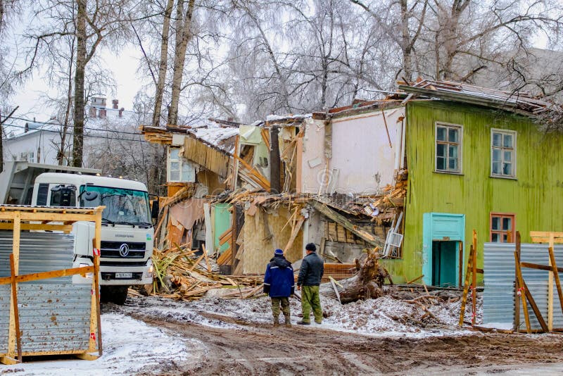 Obninsk, Russia - November 2016: Demolition of old wooden ramshackle houses stock images Obninsk, Russia - November 2016: Demolition of old wooden ramshackle houses stock images