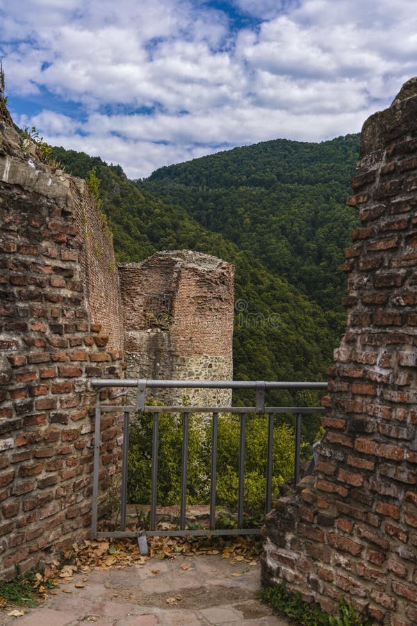 Obrazek Poienari forteca - także nazwany Dracula ` s schronienie obraz stock Obrazek Poienari forteca - także nazwany Dracula ` s schronienie obraz stock