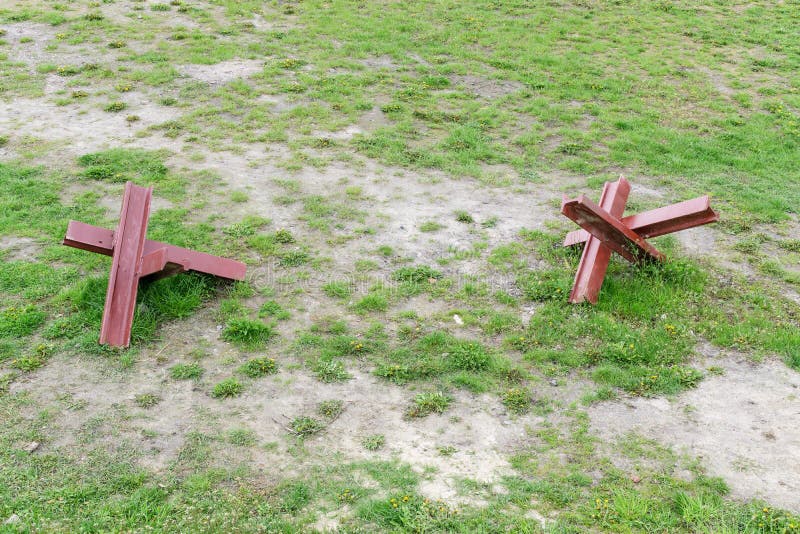Obstacles Antichars Dans Le Brouillard Photo stock Image du détail