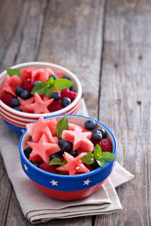 Obstsalat mit Wassermelone und Blaubeeren lizenzfreies stockfoto Obstsalat mit Wassermelone und Blaubeeren lizenzfreies stockfoto