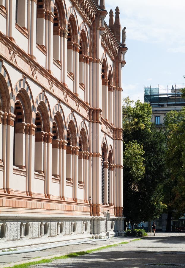 Mediolan Włochy, Wrzesień, - 5th, 2015: Obywatelski muzeum historia naturalna w Mediolan fotografującym na słonecznym dniu (Museo Civico Di Storia Naturale di Milano)