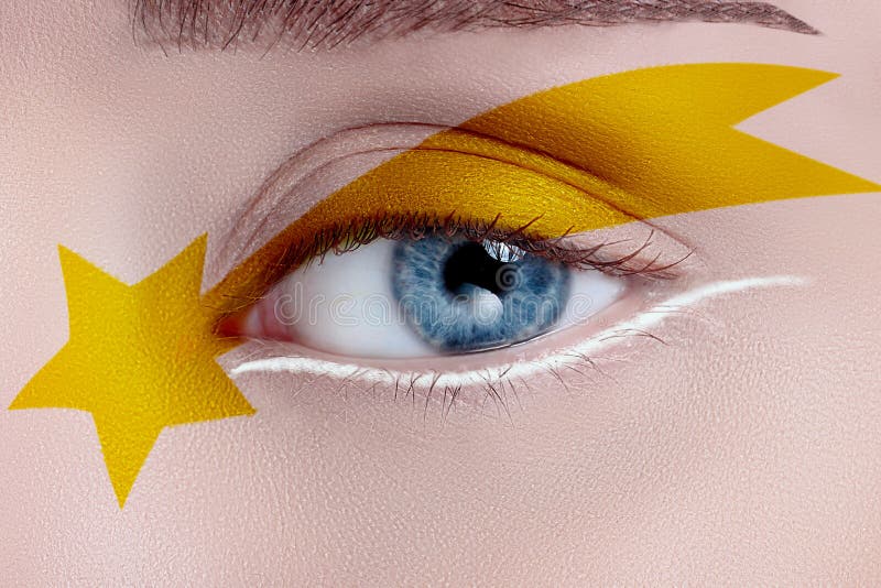 Occhio della donna con bello trucco fotografie stock Occhio della donna con bello trucco fotografie stock