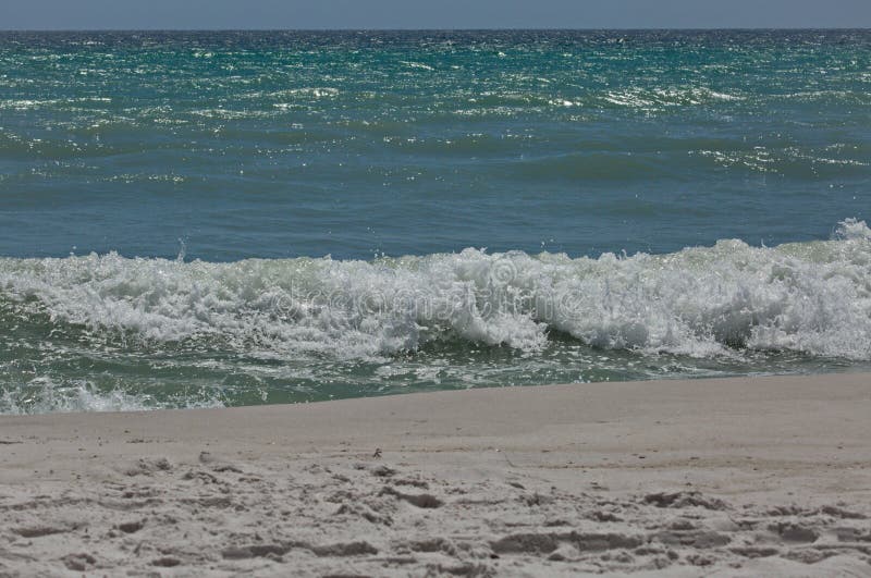 ocean waves crashing on beach ocean waves crashing on beach