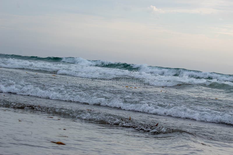 ocean waves crashing on beach ocean waves crashing on beach