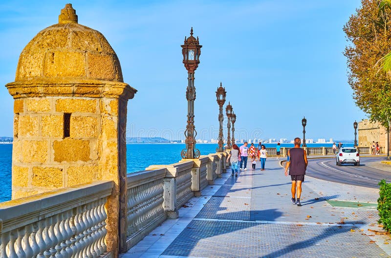 The Oceanside Promenade in Cadiz, Spain Editorial Stock Photo - Image of  nature, bastion: 181691863