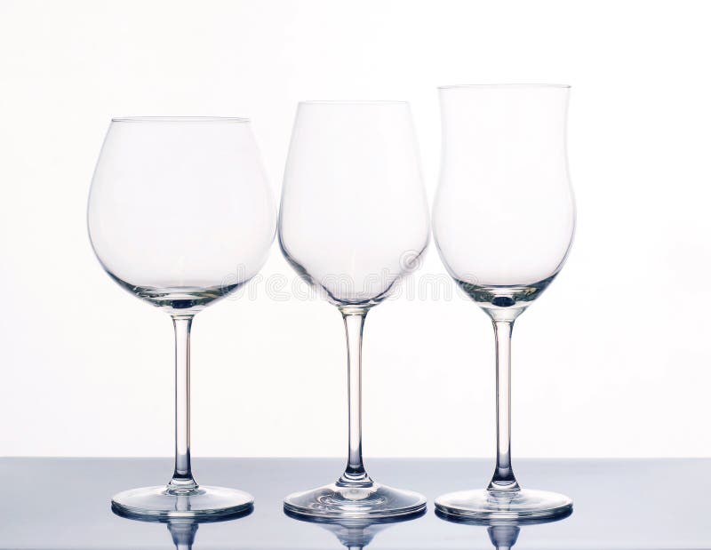 Ochelari de vin eleganți. royalty free stock photo
