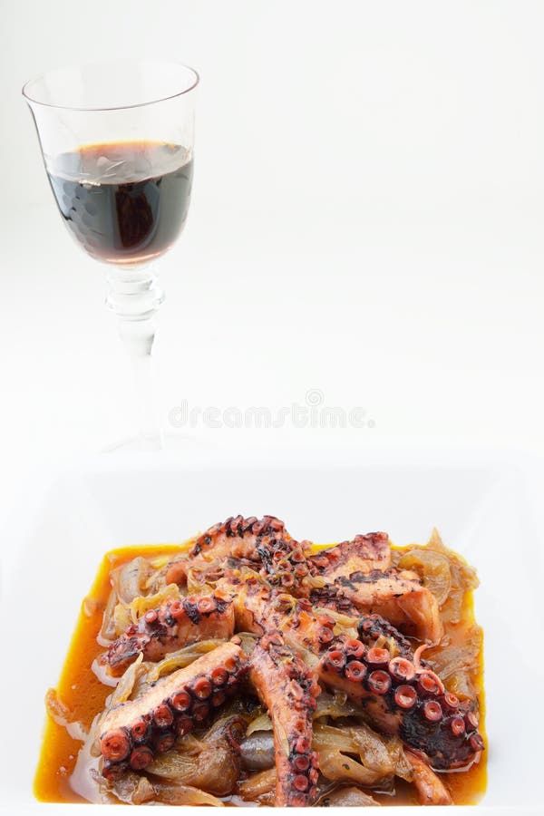 Octopus stew and red wine stock image. Image of aquarium 30564593