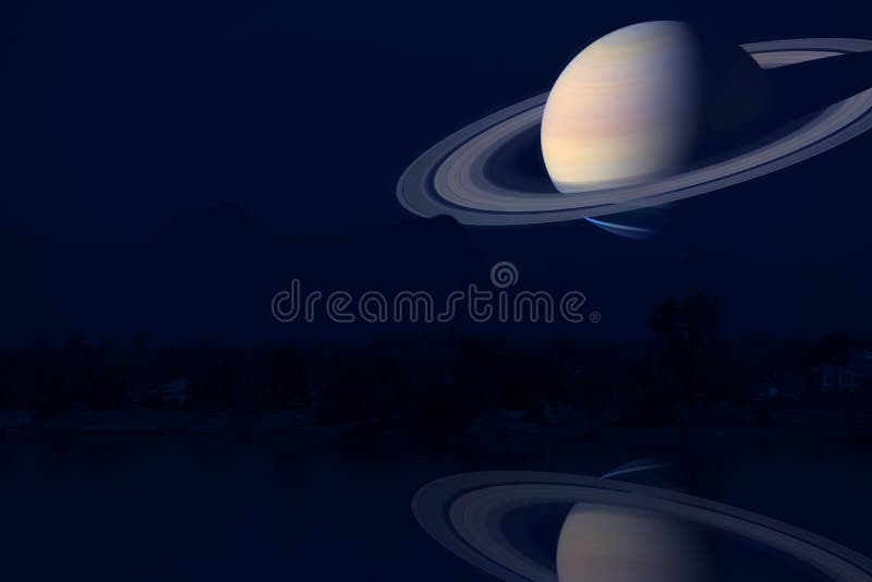 odbicie Saturn na nocne niebo plecy sylwetki rzece i górze ilustracji odbicie Saturn na nocne niebo plecy sylwetki rzece i górze ilustracji
