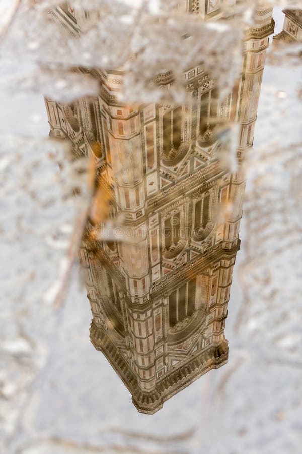 Odbicie w kałuży Il Duomo, Florencja