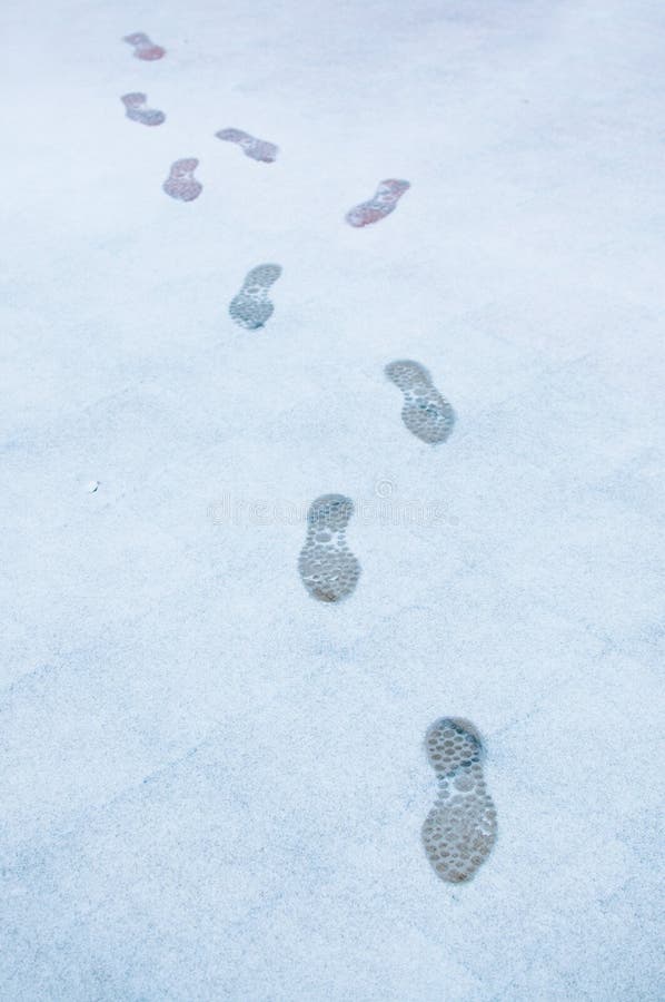 Presence footsteps 1.20 1. Холодные следы. Следы холодной стали. След в ледяном отражении. Следы от арт подготовки.