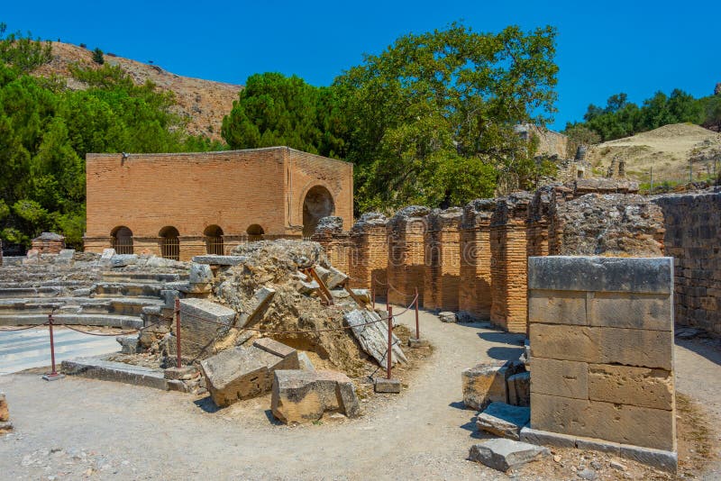 odeon tours crete