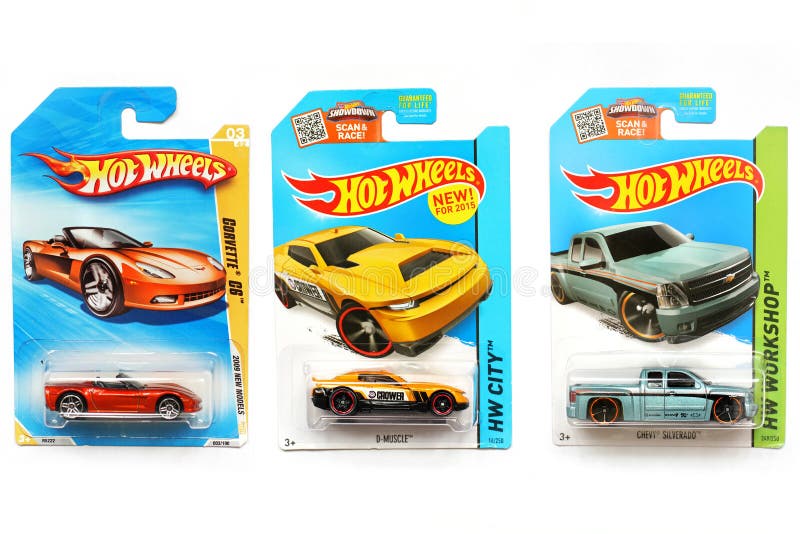 Odessa, Ucr?nia - em novembro de 2017: Hot Wheels Brinquedos das crian?as m?quinas Brinquedos em um fundo branco fotografia de stock royalty free Odessa, Ucr?nia - em novembro de 2017: Hot Wheels Brinquedos das crian?as m?quinas Brinquedos em um fundo branco fotografia de stock royalty free